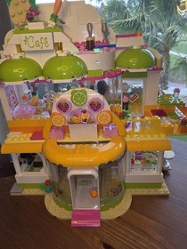 MOC Lego Friends  Eatery- Cafe + Juice Bar + Bakery