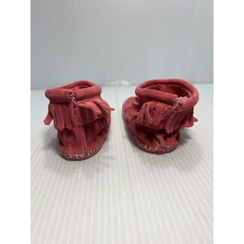 Minnetonka Moccasins Infant Size 6 Pink Suede Leather Fringe Booties Shoes - Image 4 of 4
