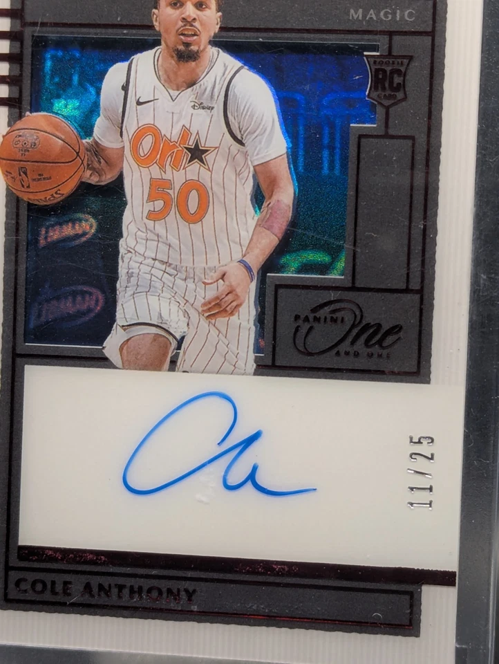 Panini One and One Cole Anthony Rookie 2020-21 rojo automático/25 Shadowbox Foto 3 de 3