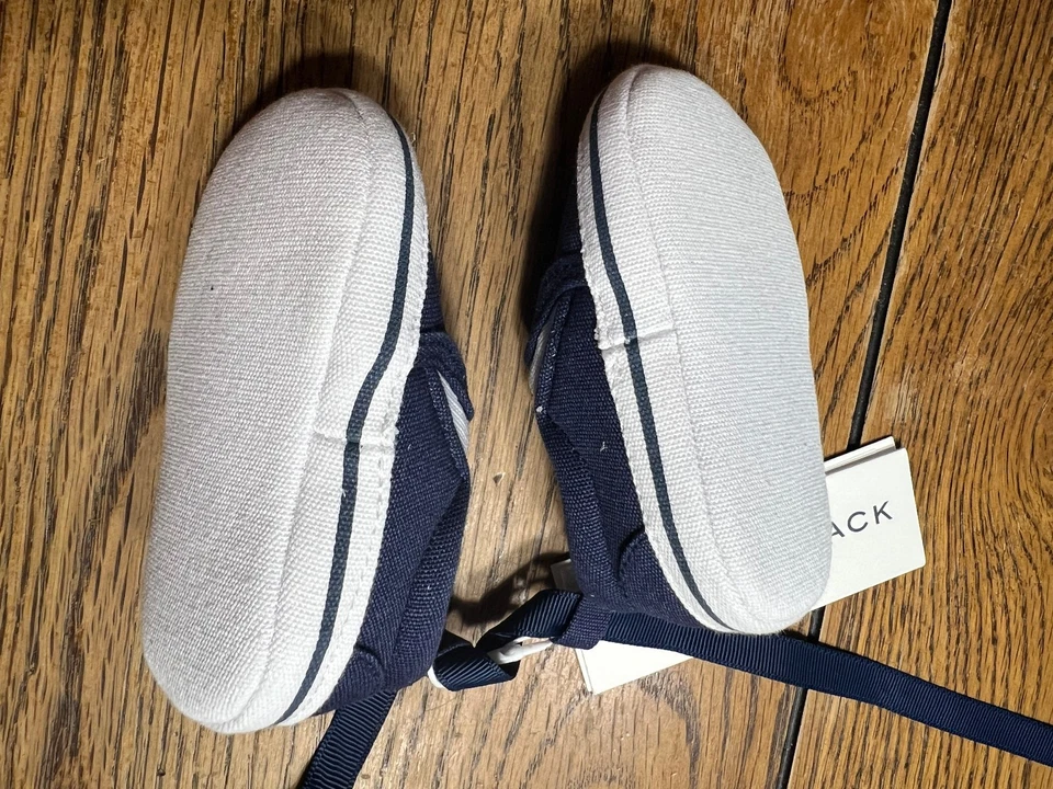 Tênis novo com etiquetas Janie and Jack Little Sunset chapéu balde gaivota slip-on 0-3 meses - Imagem 4 de 4