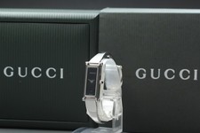 Near MINT w/Box GUCCI 1500L Silver Black Dial Ractangle Quartz WOMEN'S Watch