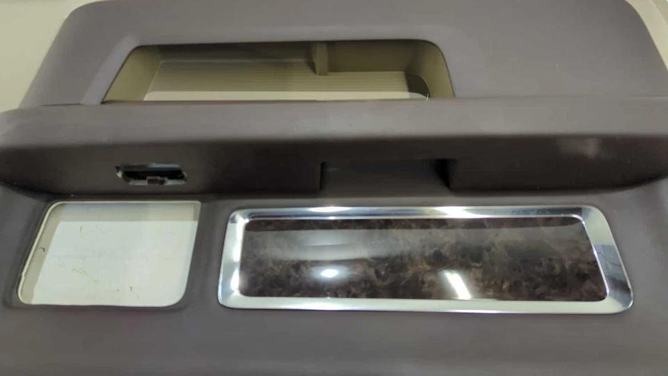 Nuevo panel de moldura de puerta trasera de doble cabina Ram 2011-2012 genuino OEM guijarro leñoso Foto 4 de 4