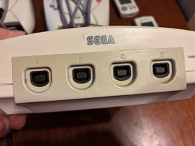 SEGA Dreamcast Console White 2 Controllers 2 VMUs 4 Controller Ports