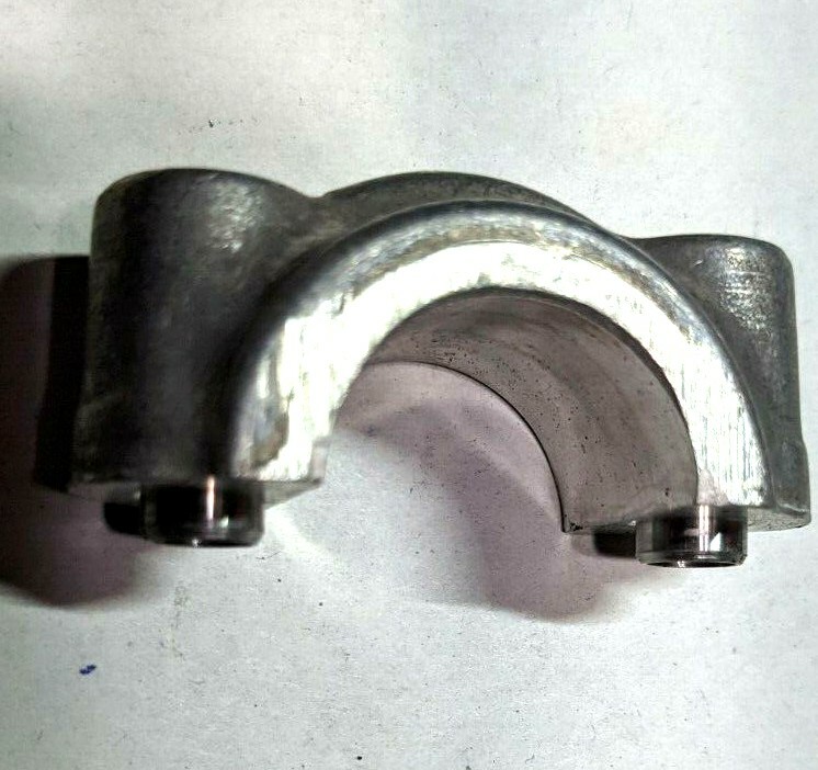 FERRARI 348 PARTS  ENGINE RIGHT HEAD CAMSHAFT CAP # 8