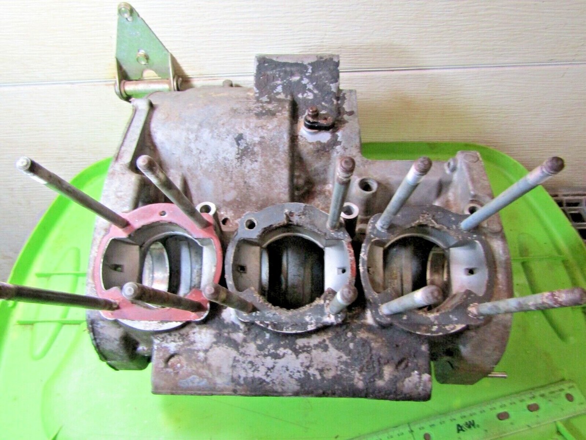 KAWASAKI KH 250 S1 Triple Engine Cases # 12 Motor Cases S1E KAWASAKI KH 250 S1 Triple Engine Cases # 12 Motor Cases S1E