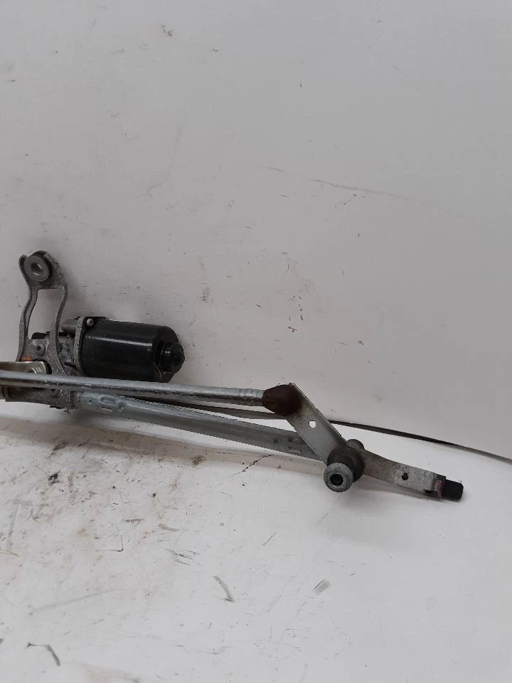 24 RAM 5500 Windshield Wiper Motor  - Image 2 of 4