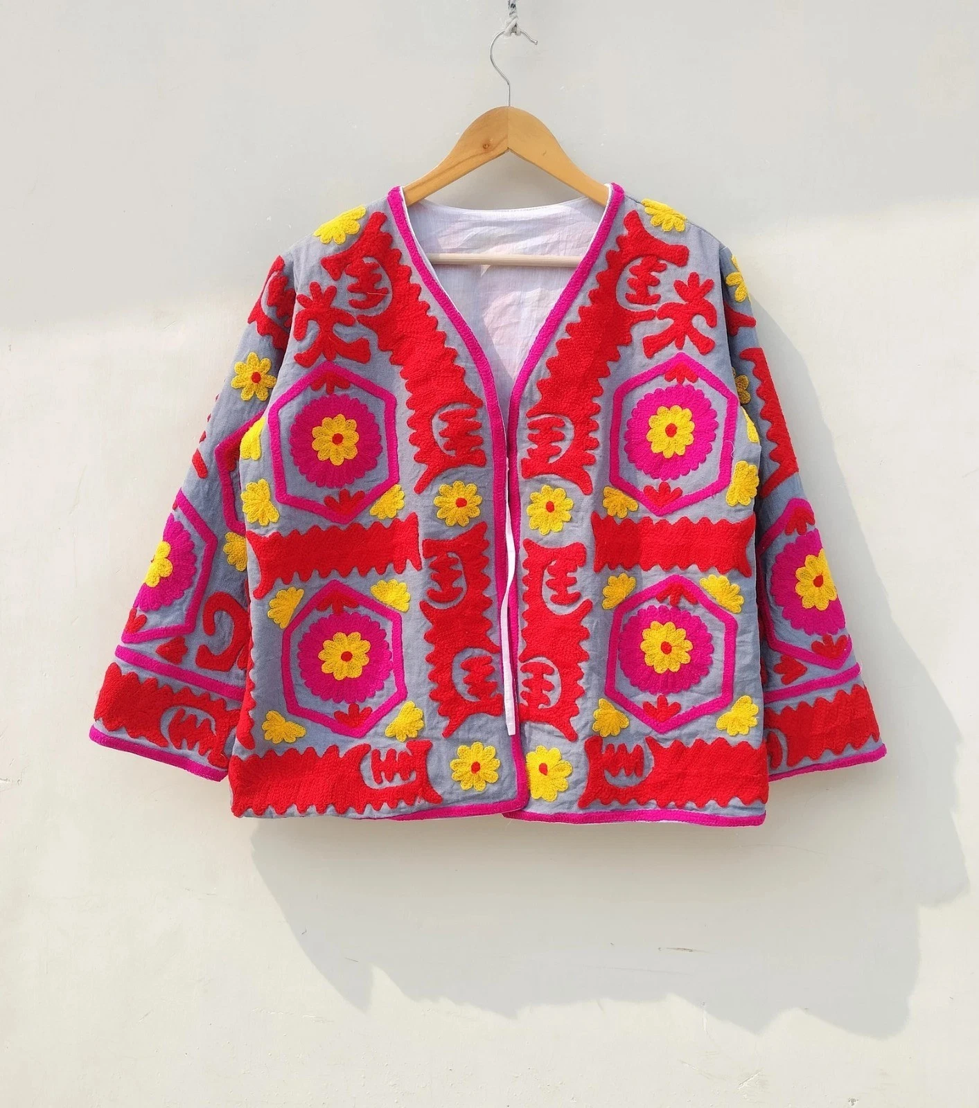 Indian Handmade Black Suzani Floral Cotton Unisex Jacket Womens Clothing Jacket
Opens in a new windo