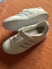ADIDAS GRAND COURT 2.0 K, GRÖSSE 35, WEISS LILA, NEU