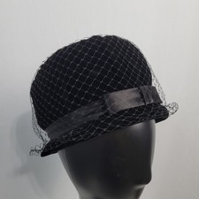 Vintage 50s Union Made black velvet hat with mesh satin ribbon, USA, mid century