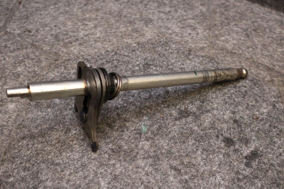 Eje de cambio de marchas Husqvarna Svartpilen 401 2021 artículo original Foto 2 de 4