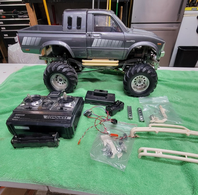 Vintage Original Tamiya Bruiser Toyota Hilux 4x4 RC Truck W/ Box