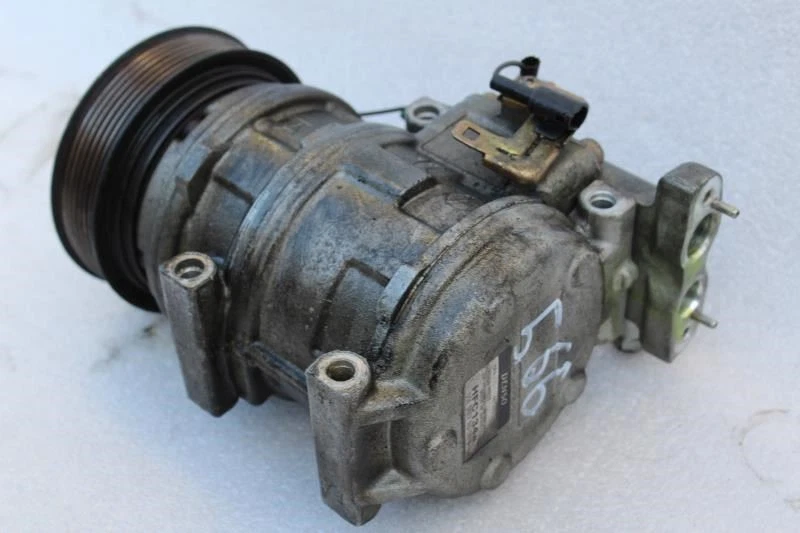 1998 JAGUAR XK8 КОНДИЦИОНЕР AC КОМПРЕССОР DENSO - Изображение 2 из 4