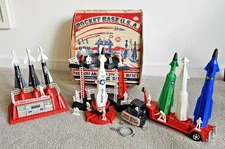 VINTAGE ROCKET BASE USA DELUXE TOY CO SPACE TOY SET NEAR COMPLETE RARE BOXED