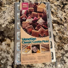 Vintage 1985 Wilton Venetian Classic Cookie Mold Bake Baking Pan Cookie Maker