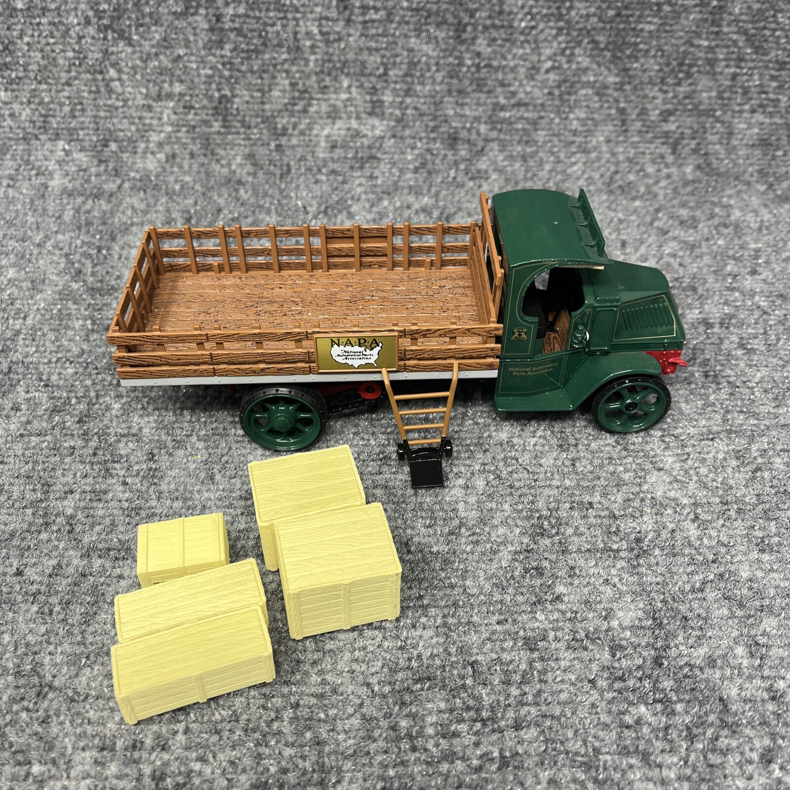 NAPA STAKE TRUCK FIRST GEAR NATIONAL AUTOMOTIVE PARTS ASSOCIATION 1999