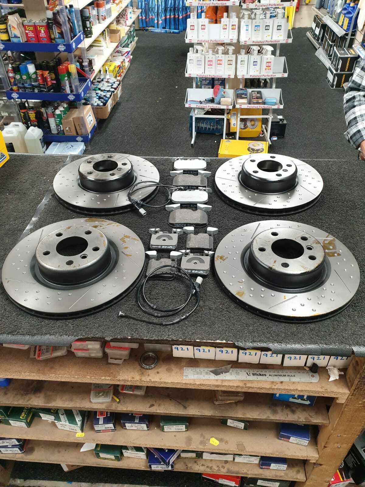 BMW M135I F20 FRONT REAR DIMPLE GROOVED BRAKE DISCS 340 MM + 345 MM