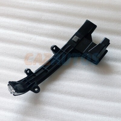 Kb7w-69-122 Mazda Lamprside Turn KB7W69122 Genuine OEM Part for
