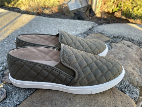 Steve Madden Flats Size 8.5M Green Slip 