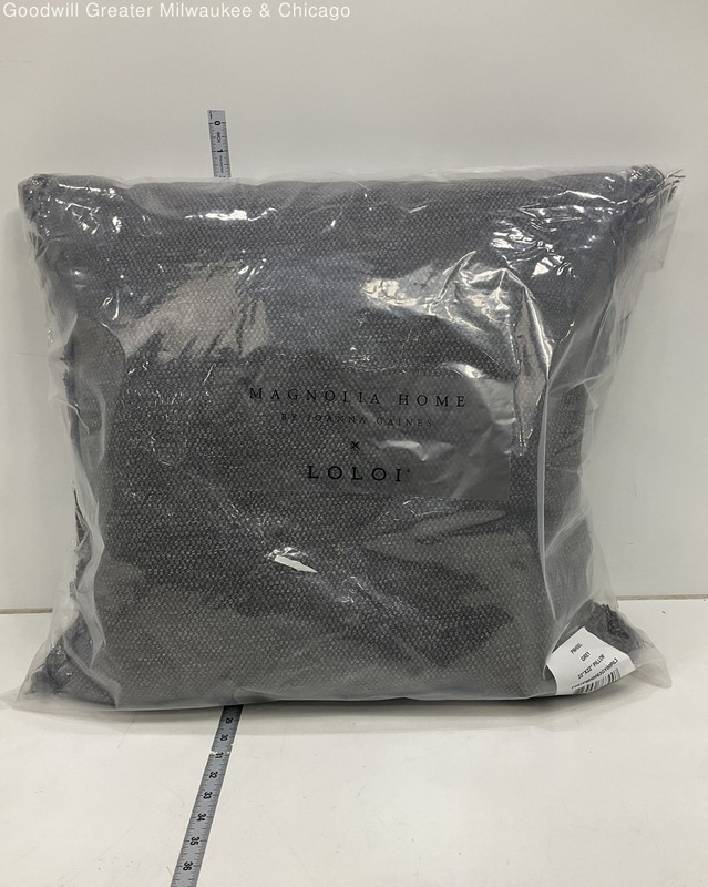 Magnolia Home Grey 22x22 Contemporary Throw Pillow PMH0063
