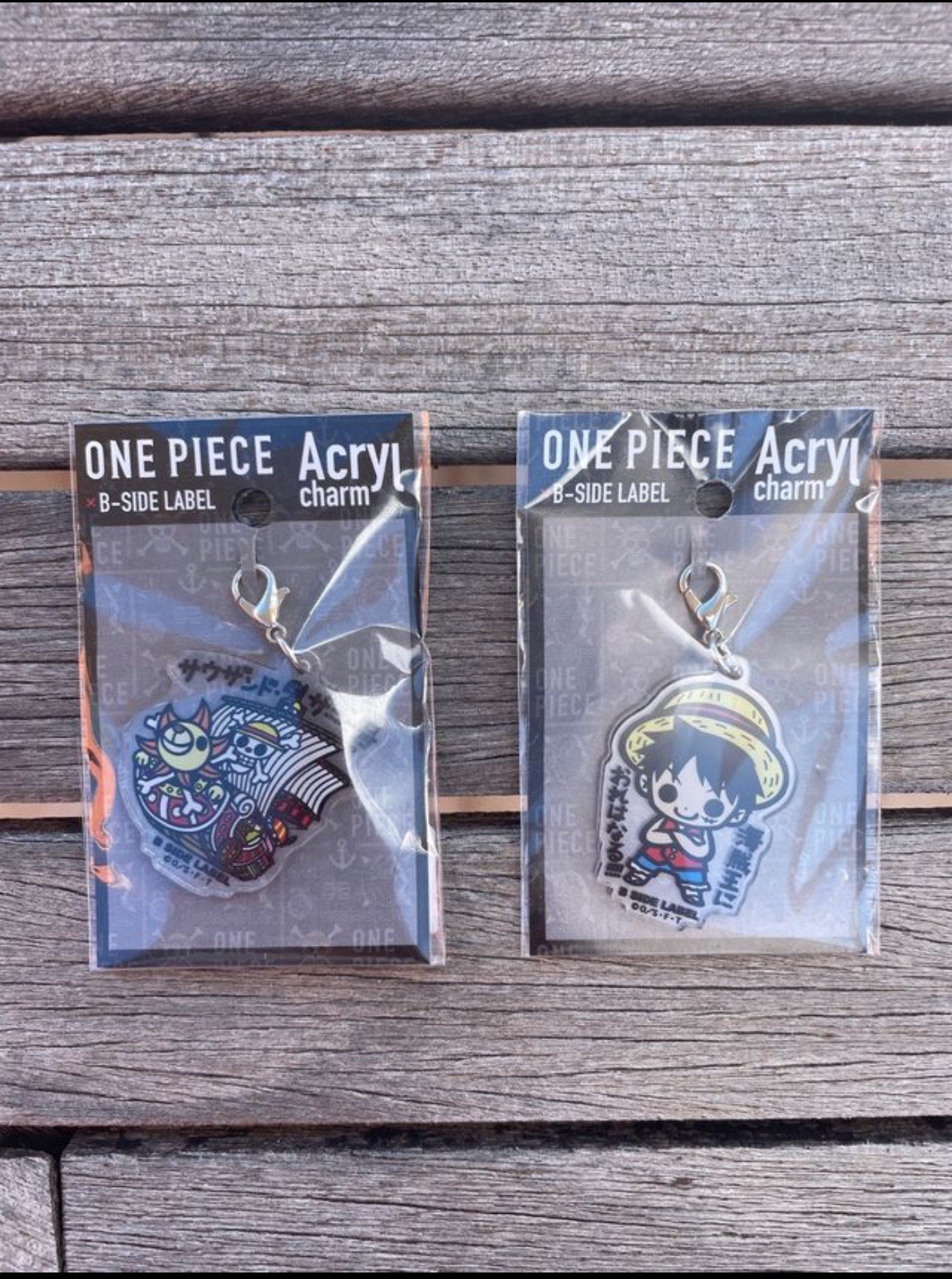 Llaveros One Piece B-side Label