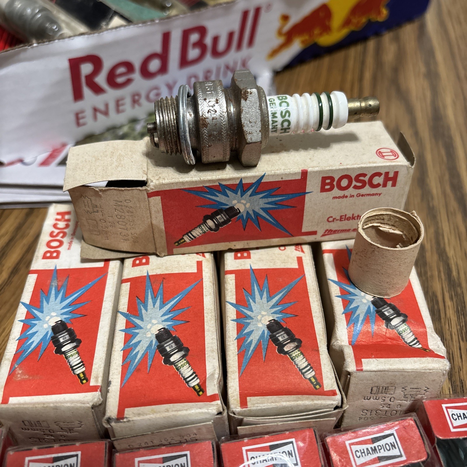 New Old Stock Bosch M280T31 Spark Plug