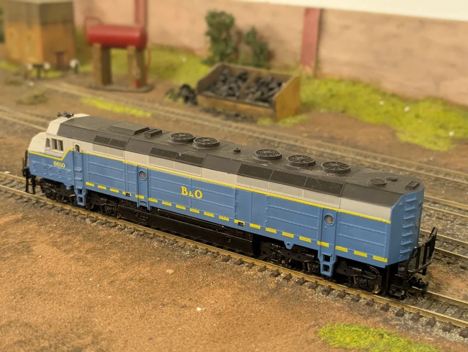 HO AHM Diesel Loco Railroad Train Baltimore & Ohio B&O #6610. - Image 3 of 4