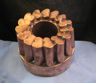 ANTIQUE VICTORIAN LARGE COPPER JELLY MOULD CHEFS COOKS No 313 LOVE HEARTS