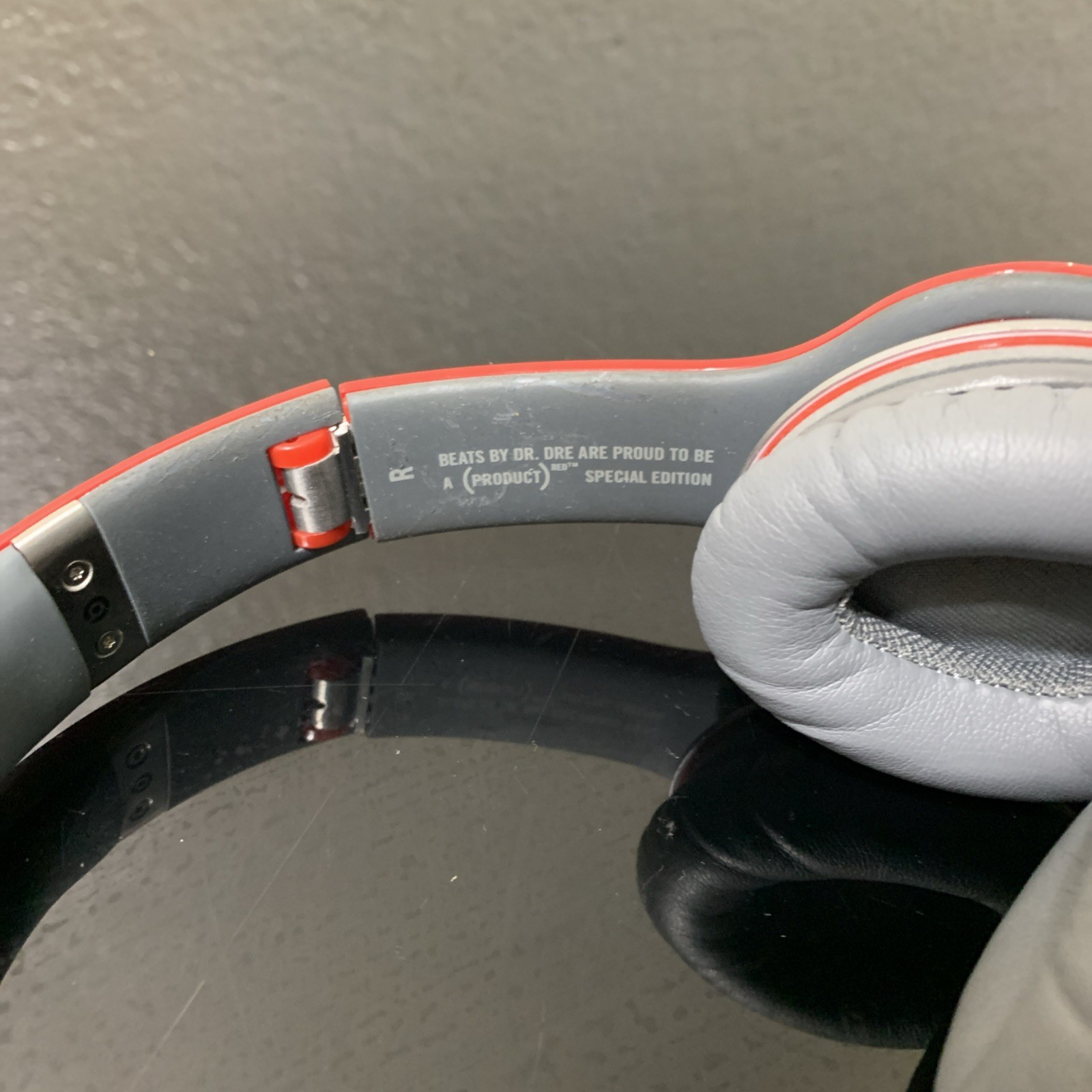 Beats by Dr. Dre Solo HD Wired On-Ear Headphones  – Red  (Tested)