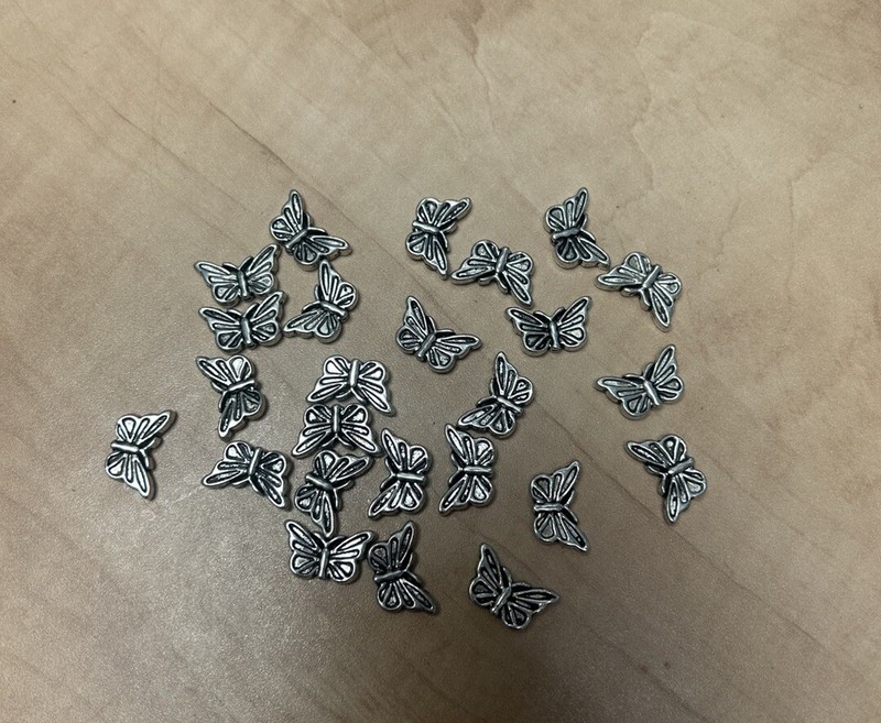 25 Pieces Lot Cute Butterfly Antique Silver Charms Pendants for Jewelry Making