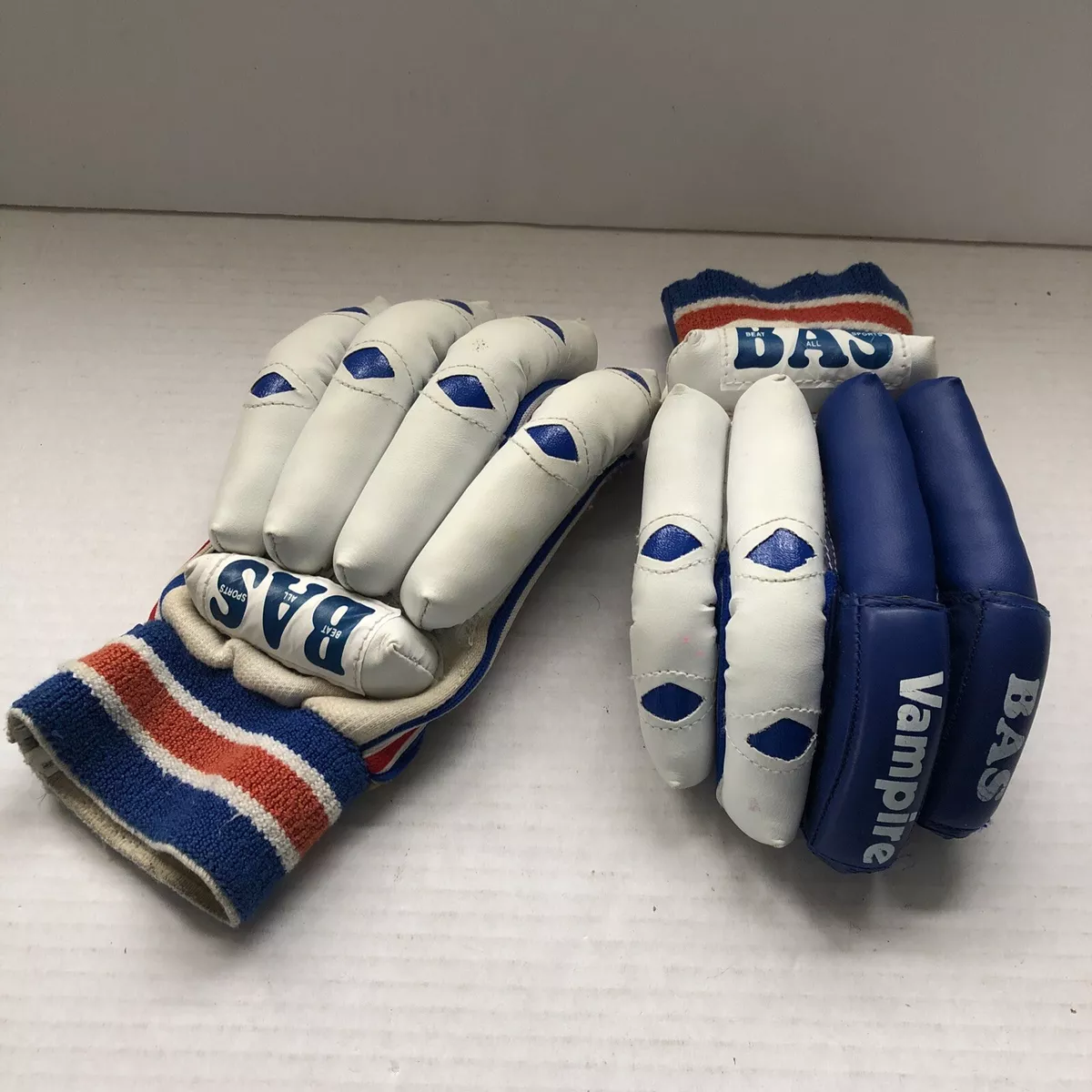 Bas vampire gloves cheap