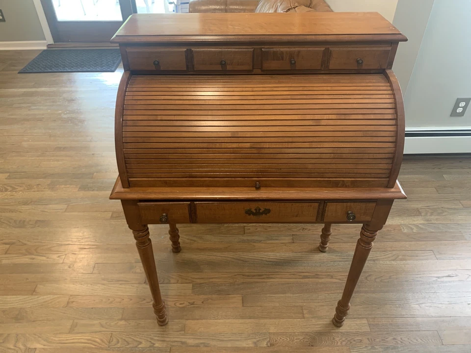Tell City Chair Company Young Republic Roll Top Desk 877 Maple Andover Finish - Image 2 of 4
