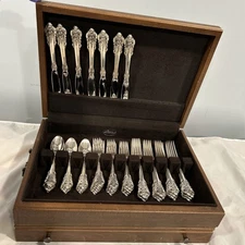  Wallace Grande Baroque Silverplate Flatware Set – 64 Pieces – 16 Place Settings