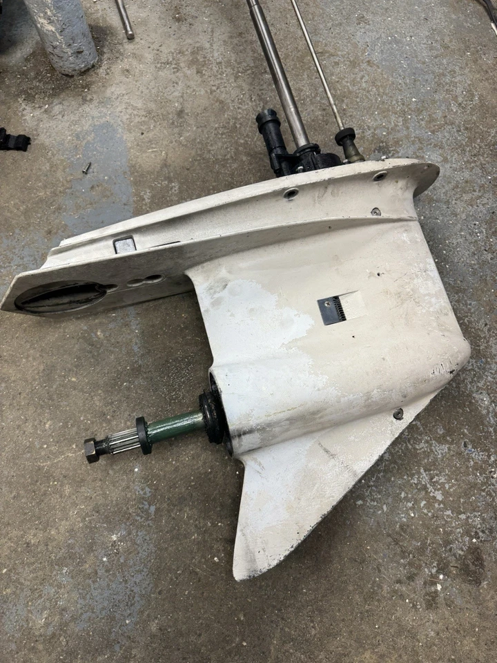 Johnson Evinrude Etec Ficht 25” caja de engranajes unidad inferior 150-225 HP V6 RH Foto 2 de 4