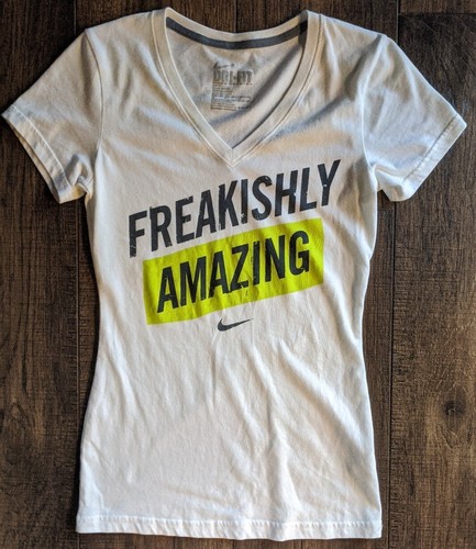 Nike Dri-Fit Athletic Tee, Women's X-Small Slim Fit - Freakishly Amazing Script - 第 1/12 張圖片