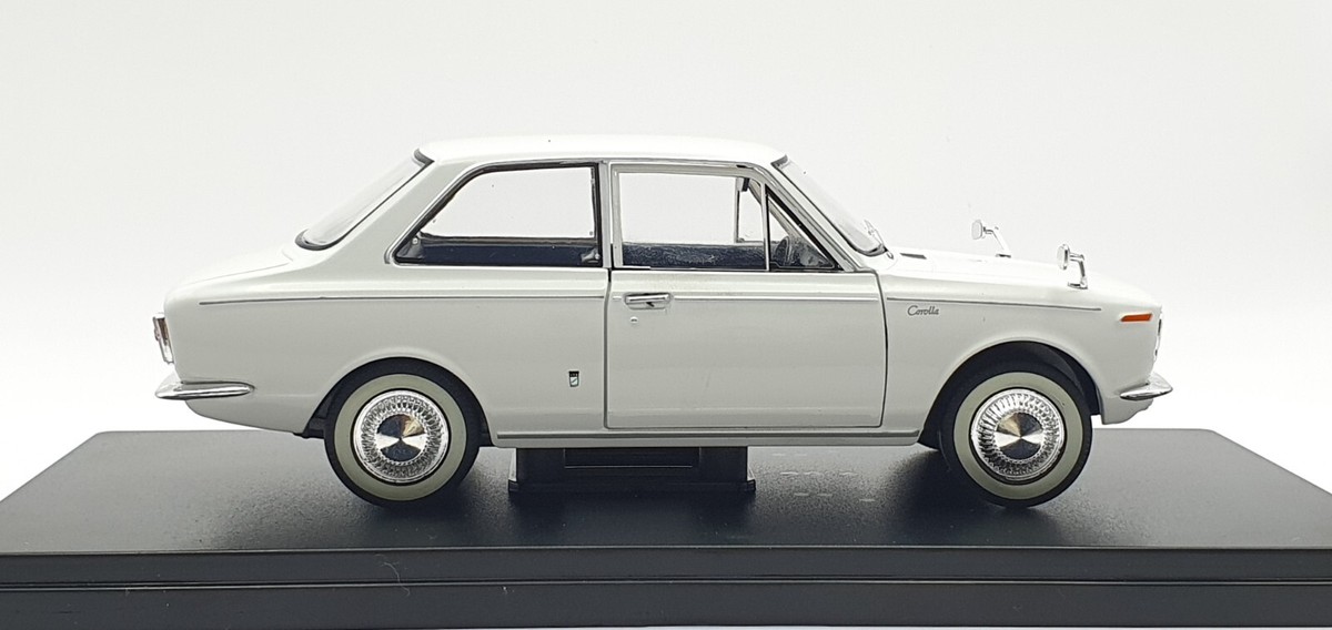 1/24 TOYOTA COROLLA 完成品　確認用 1/24 Hachette 1966 TOYOTA COROLLA 1100 DX WHITE diecast car
