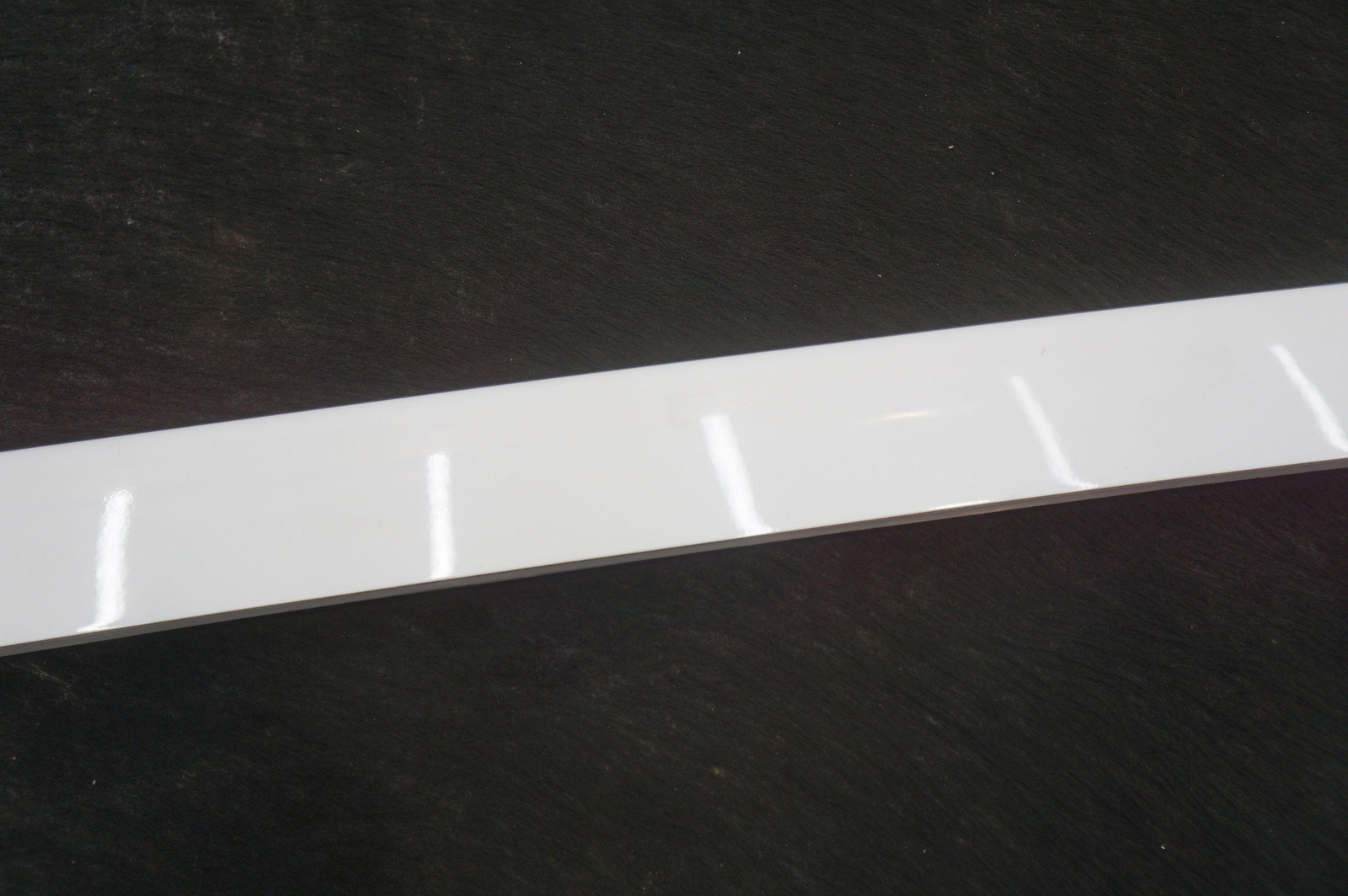 Front Windshield Top Center Trim 51137226083 Rolls Royce Ghost Series I 2009-14