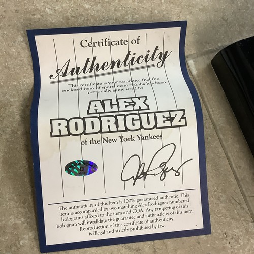 Guanto da Battaglia Alex Rodriguez Autografato Gioco Usato Con Iscrizione... - Foto 8 di 9
