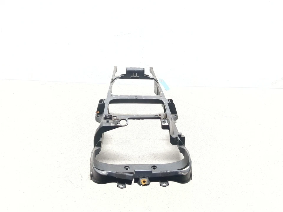 Subchasis trasero Yamaha YZF-R6 06-09 R6S 03-05 Foto 2 de 4