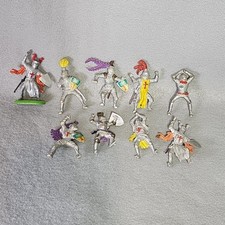 Vintage 1971 BRITAINS LTD Medieval Knight Toy Soldiers Lot Of 8