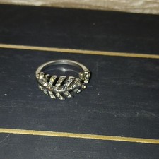 Elegant Silver Leaf Ring