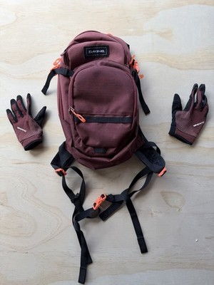 Dakine 12L Session Cycling Hydration Backpack & Gloves Set Size Small Burgundy 
