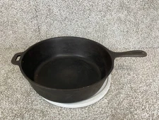 Vintage Wagner Ware 10.5" Chicken Fryer Cast Iron Skillet Round Black