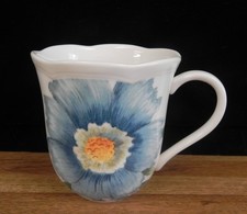 Lenox  Butterfly Meadow Scalloped Rim Monarch Tea Mug Coffee Cup