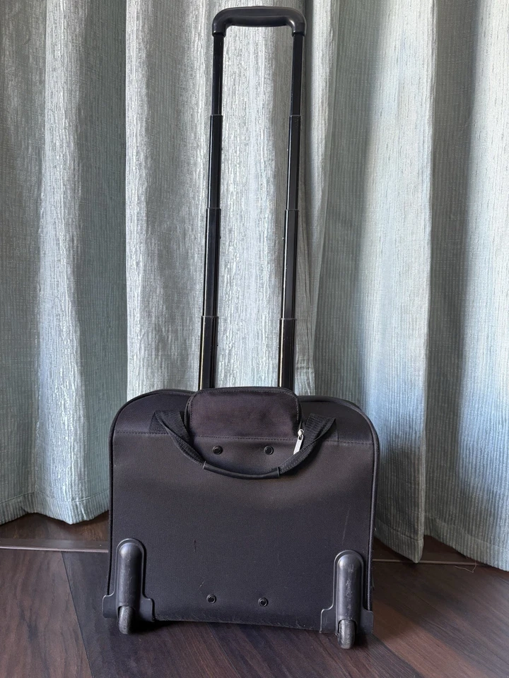 "Bolso para portátil Solo New York Bryant negro con 5 compartimentos 17,3""" Foto 2 de 4