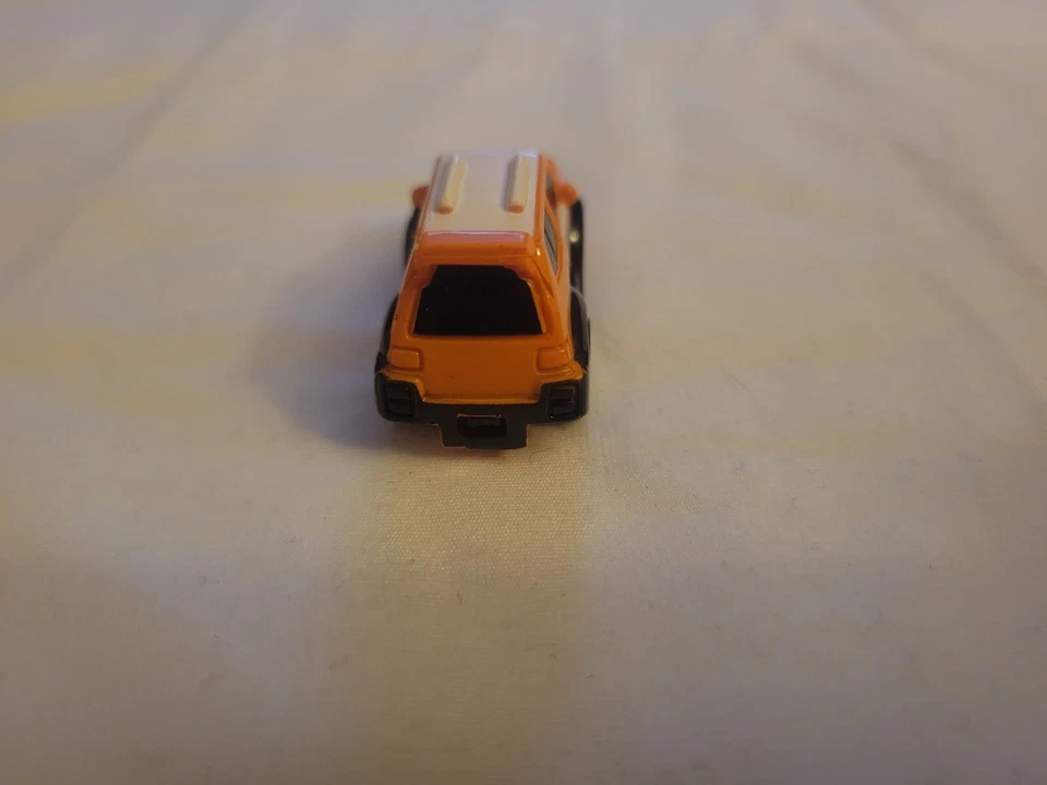 Small Hasbro Micro Machine SUV in Orange and White - Image 4 of 4