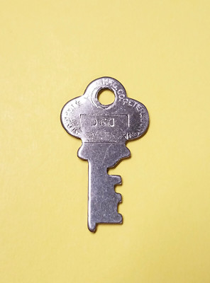 Vtg Key D60 LONG Mfg Company Atkinson Long EVERLASTING Trunk Footlocker D-60