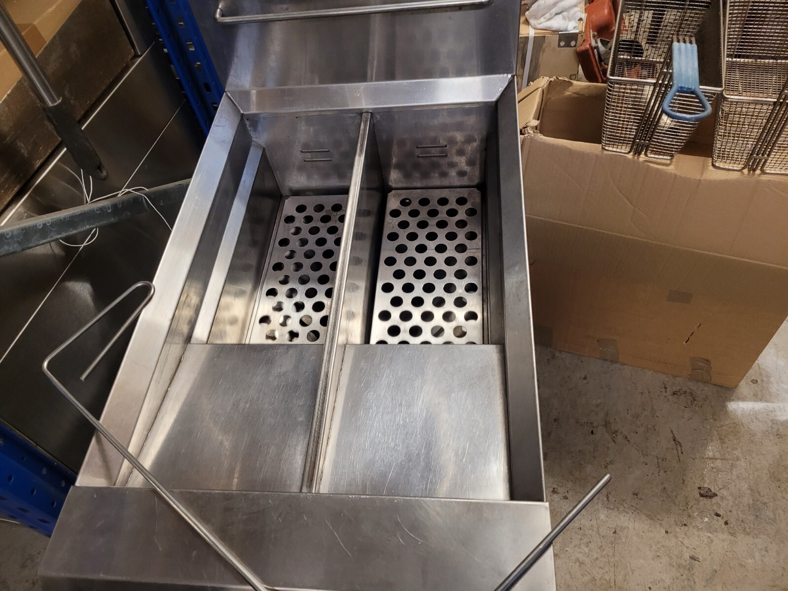 Commercial Blue Seal GT46 Twin Tank Gas Fryer Refurbished Natural Gas