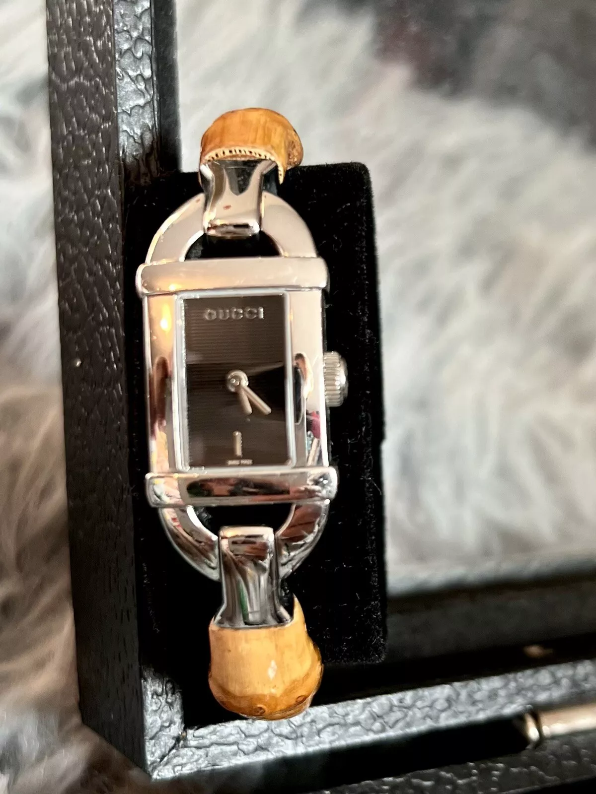 Montre Gucci Femme Avec Bracelet Bois   Authentique