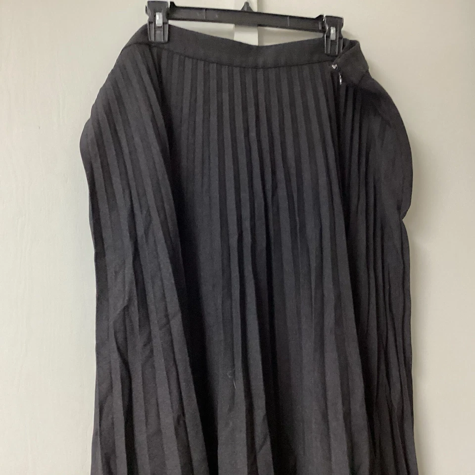 LOFT Plus Women’s A Line Pleated Skirt Size 20 Black Gray Midi Side Zip - Image 3 of 4