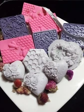 Beautiful & customizable,handmade artesenal soaps & candles, for sale!🤩!.......